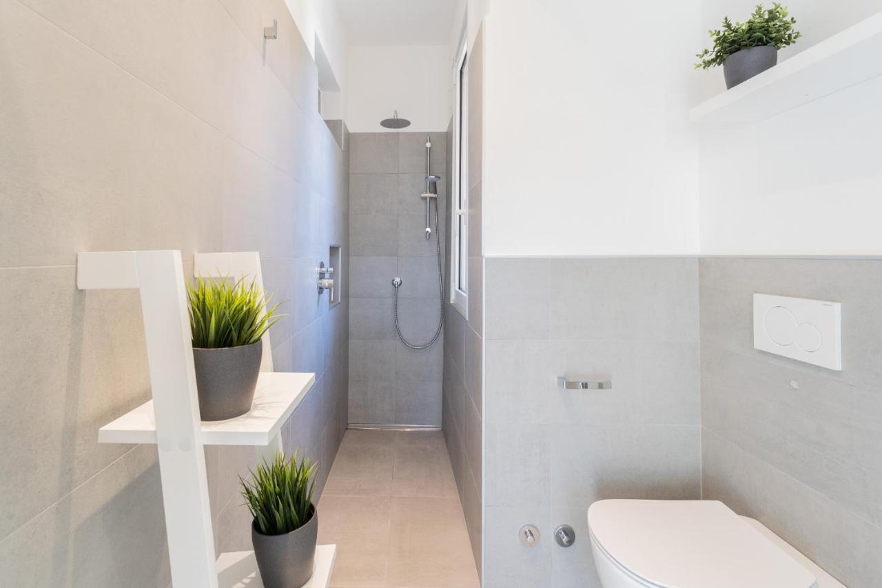 Lovely Corner In The Heart Of The Lake By Rent All Como Zewnętrze zdjęcie
