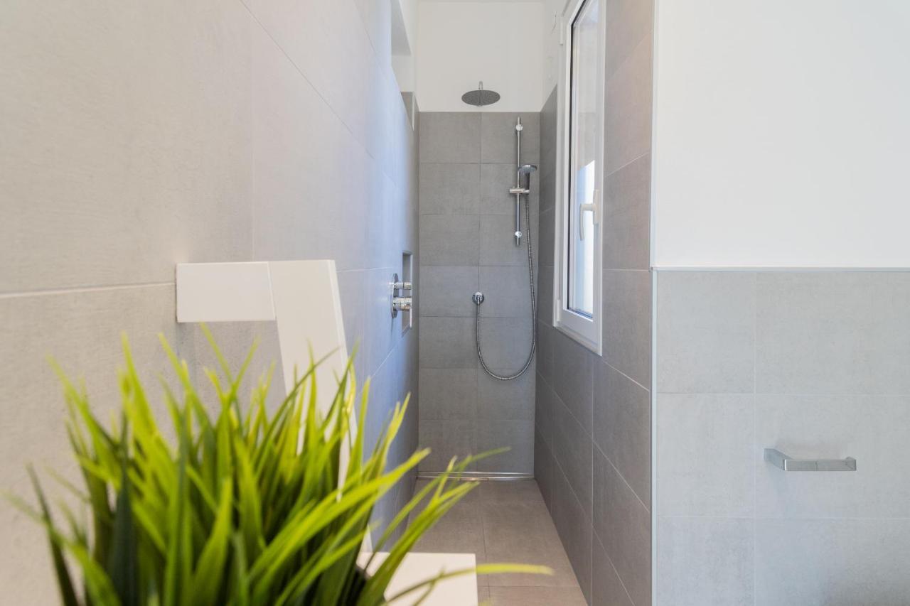 Lovely Corner In The Heart Of The Lake By Rent All Como Zewnętrze zdjęcie